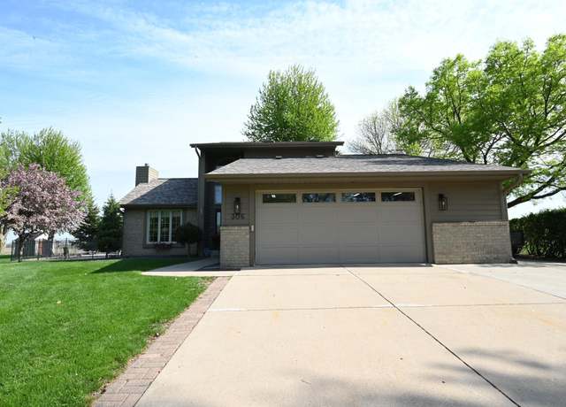 Property at 306 Windcrest Ln SE, New Prague, MN 56071, 4 beds, 3 baths