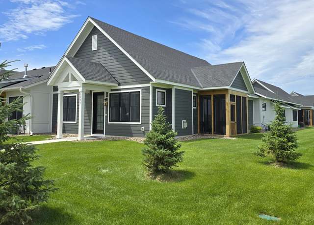Property at 5051 216th St W, Farmington, MN 55024, 2 beds, 2 baths