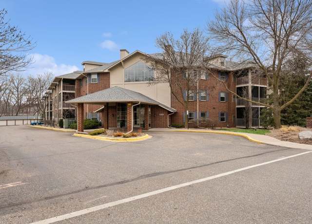 Property at 1350 Douglas Dr N #111, Golden Valley, MN 55422, 2 beds, 1 bath
