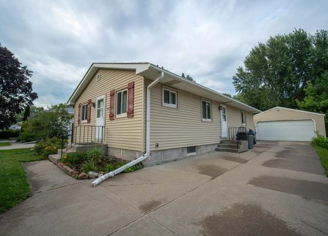 Property at 2092 N Ivy St, North Saint Paul, MN 55109, 3 beds, 1 bath