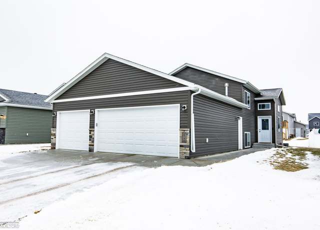 Property at 6746 69th Ave S, Horace, ND 58047, 4 beds, 3 baths