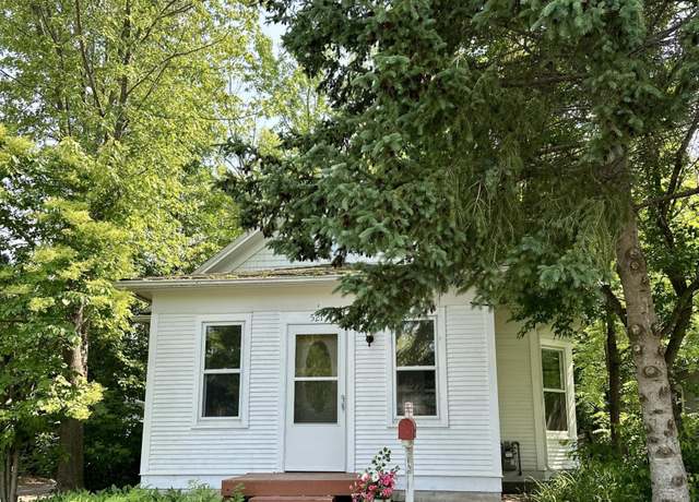 Property at 521 5th Ave SW, Cambridge, MN 55008, 3 beds, 1 bath