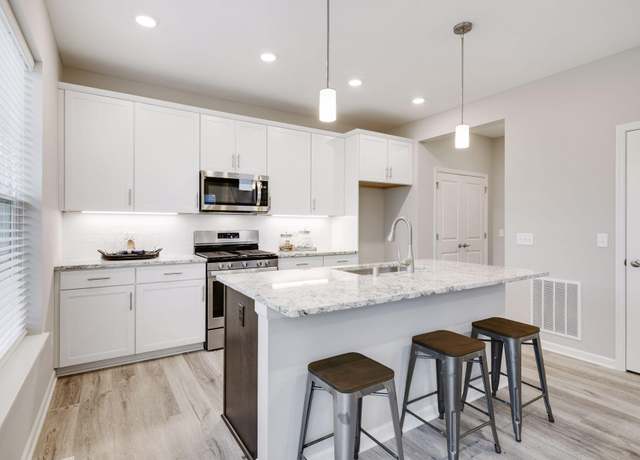 Property at 1492 Philipp Way, Shakopee, MN 55379, 3 beds, 3 baths