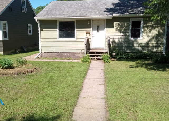 Property at 817 33rd Ave N, Saint Cloud, MN 56303, 2 beds, 1 bath