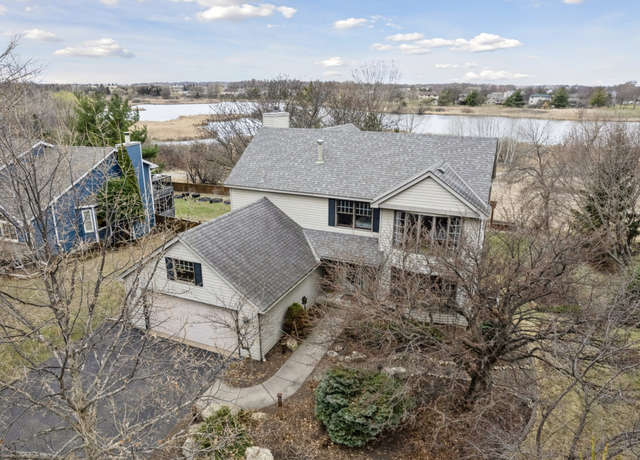 Property at 13824 Sunset Lake Dr, Burnsville, MN 55337, 4 beds, 3 baths