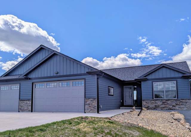 Property at 26884 709th St, Lake City, MN 55041, 4 beds, 2 baths
