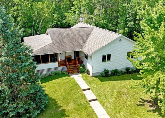 Property at 10255 230th St, Milaca, MN 56353, 4 beds, 3 baths