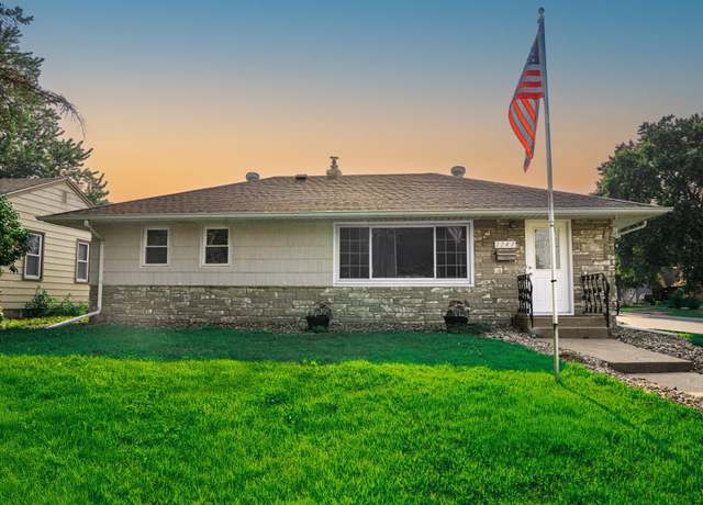 Property at 1243 Oakdale Ave, West Saint Paul, MN 55118, 4 beds, 2 baths