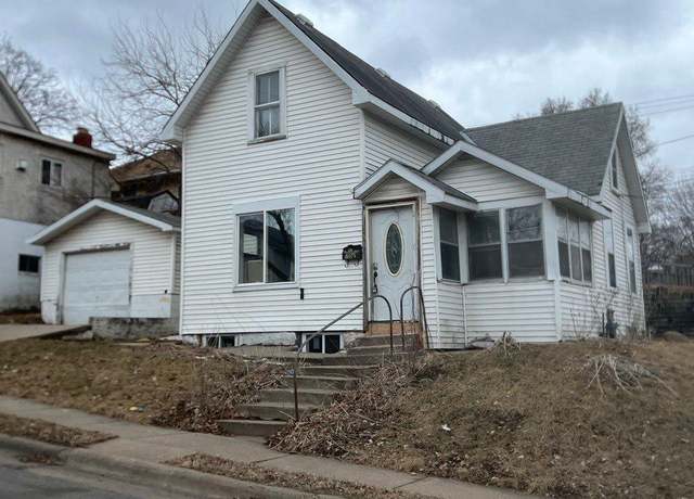 Property at 751 Woodbury St, Saint Paul, MN 55107, 2 beds, 2 baths
