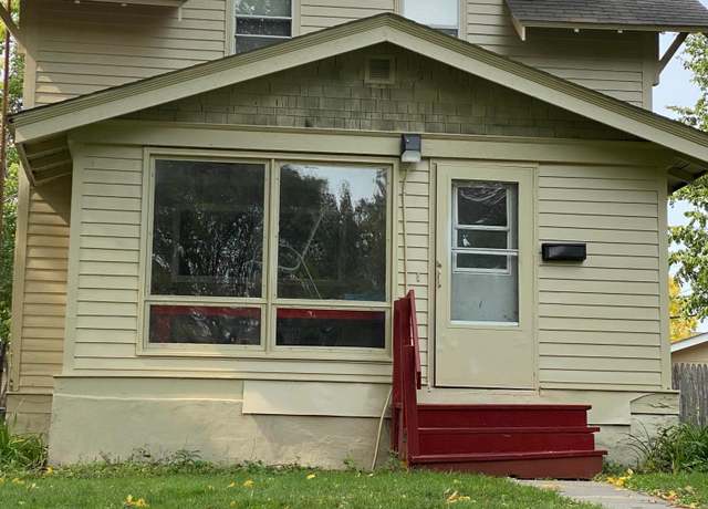 Property at 1009 7th Ave S, Saint Cloud, MN 56301, 5 beds, 2 baths