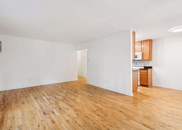 Property at 2706 Humboldt Ave S #202, Minneapolis, MN 55408, 2 beds, 1 bath