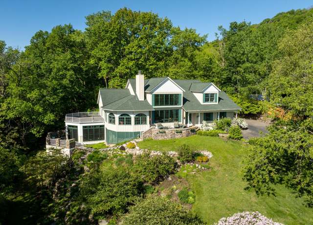 Property at 28589 Lake Avenue Way, Florence Twp, MN 55026, 4 beds, 4 baths