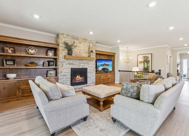 Property at 8014 Walnut Ln, Corcoran, MN 55340, 3 beds, 3 baths