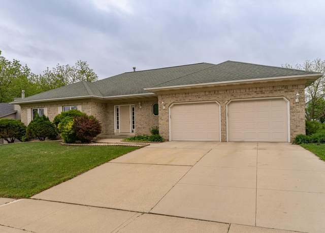 Property at 2310 Wilshire Ln NE, Rochester, MN 55906, 5 beds, 3 baths