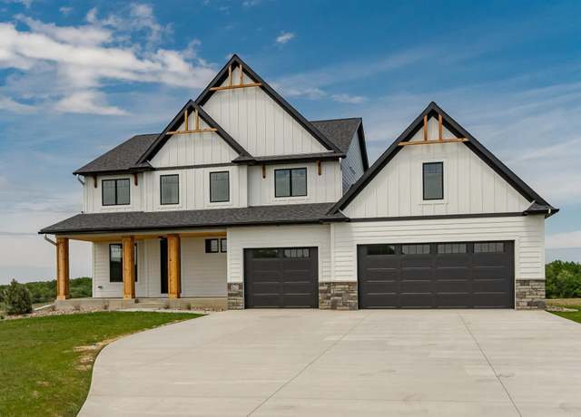 Property at 4629 Royal Oaks Cir SW, Rochester, MN 55902, 5 beds, 5 baths
