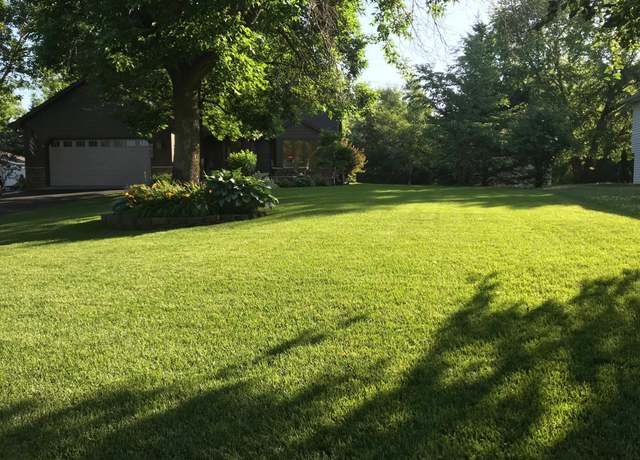 Property at 9636 Minnesota Ln N, Maple Grove, MN 55369, 3 beds, 2 baths