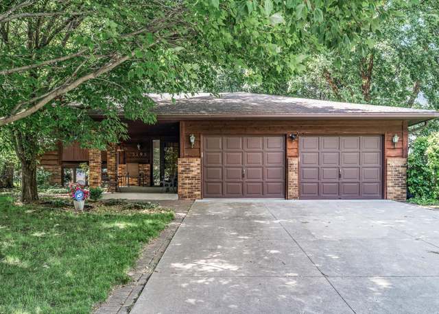 Property at 3195 Park Overlook Dr, Shoreview, MN 55126, 4 beds, 3 baths
