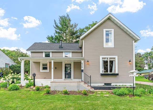 Property at 638 7th St W, Hastings, MN 55033, 3 beds, 2 baths