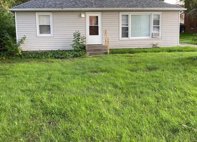 Property at 1624 County Road B W, Roseville, MN 55113, 2 beds, 1 bath