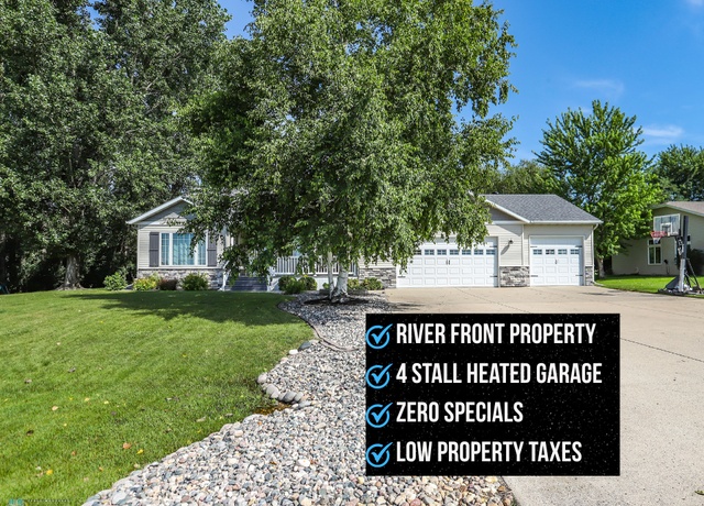 Property at 1311 Cossette Dr S, Fargo, ND 58104, 5 beds, 3 baths