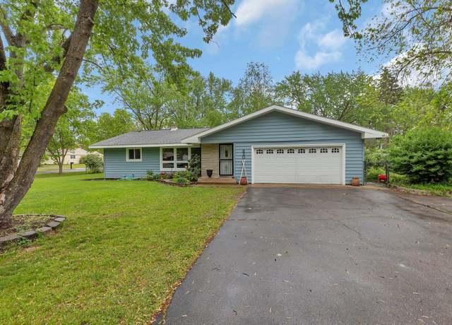 Property at 830 Halliday Rd, Saint Cloud, MN 56301, 4 beds, 2 baths