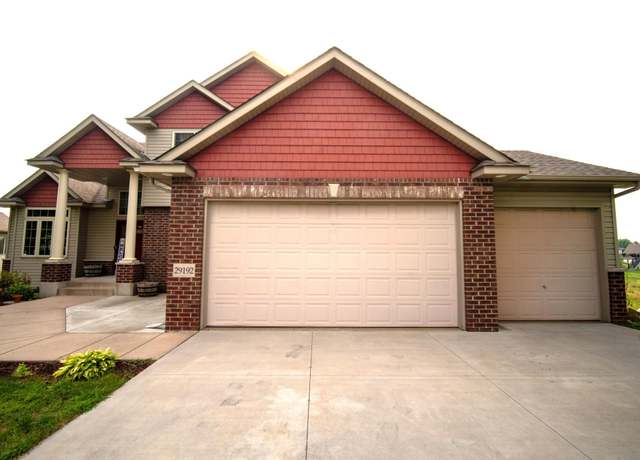 Property at 29192 Wildwood Rd, Chisago City, MN 55013, 6 beds, 4 baths
