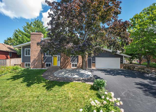 Property at 7892 Kingsview Ln N, Maple Grove, MN 55311, 3 beds, 2 baths