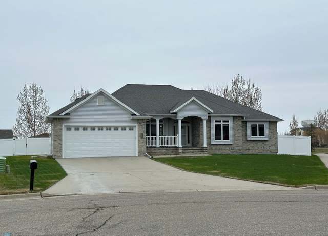 Property at 3713 N Sedona Ct, West Fargo, ND 58078, 4 beds, 3 baths