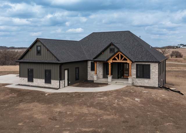 Property at 4980 Royal Oaks Cir SW, Rochester, MN 55902, 4 beds, 3 baths