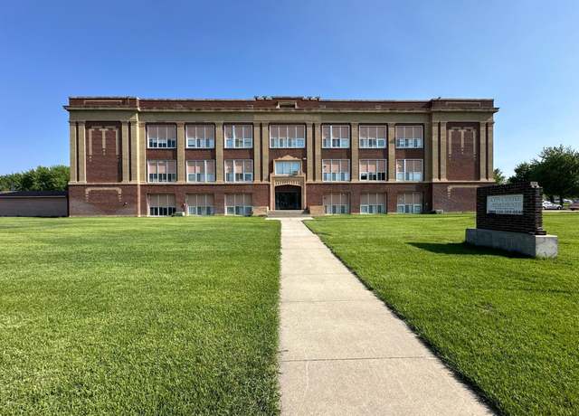 Property at 109 E Luverne St #220, Luverne, MN 56156, 1 bed, 1 bath