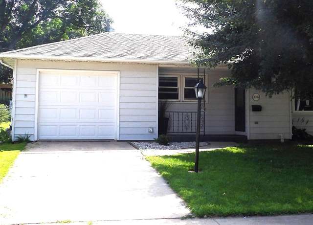 Property at 1016 13th Ave NW, Rochester, MN 55901, 3 beds, 2 baths