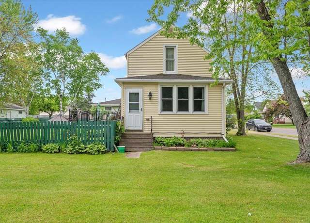 Property at 5502 Oakes Ave, Superior, WI 54880, 3 beds, 1 bath