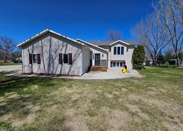 Property at 701 10th Ave SE, Barnesville, MN 56514, 4 beds, 2 baths