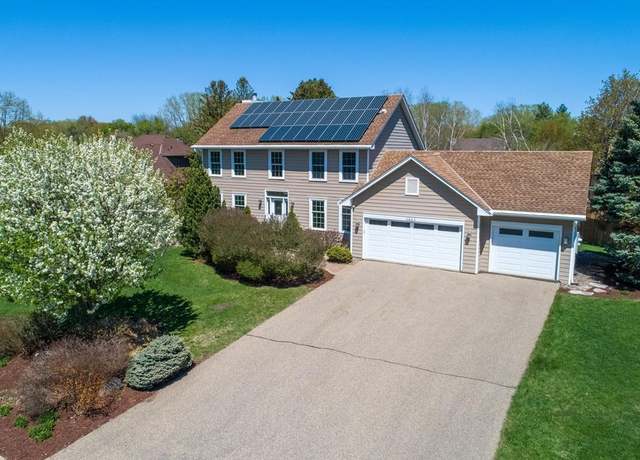 Property at 3662 Wescott Hills Dr, Eagan, MN 55123, 5 beds, 4 baths