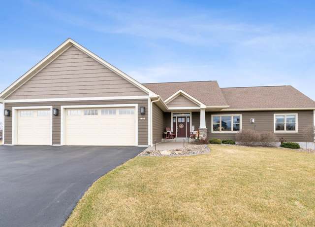 Property at 579 German Ct, Hudson, WI 54016, 4 beds, 3 baths