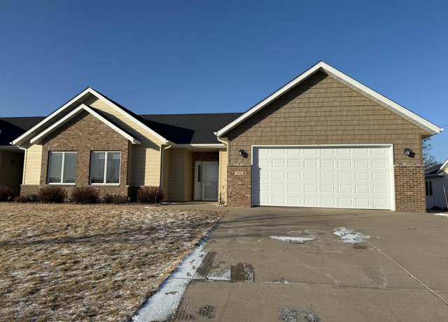 Property at 1816 Evergreen Pl NE, Owatonna, MN 55060, 2 beds, 2 baths