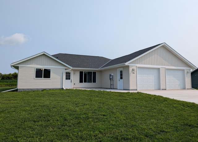 Property at 146 Front St, Tracy, MN 56175, 3 beds, 2 baths