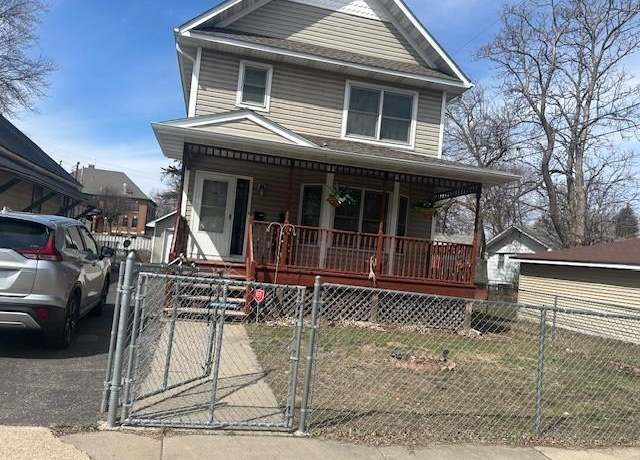 Property at 647 Farrington St, Saint Paul, MN 55103, 3 beds, 2 baths
