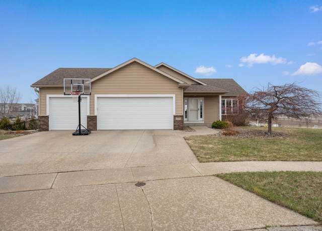 Property at 4401 Baraboo St NW, Rochester, MN 55901, 4 beds, 3 baths