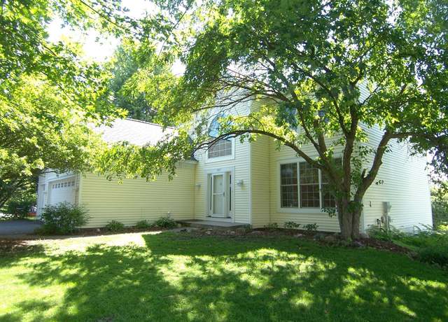 Property at 937 Briar Glen Ln, Woodbury, MN 55129, 5 beds, 4 baths