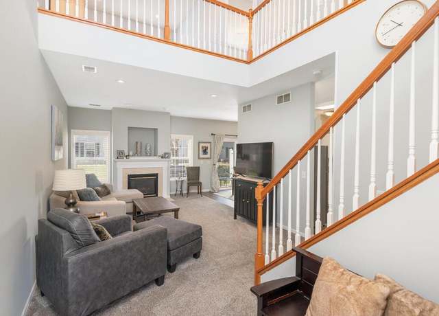 Property at 7575 Derby Ln, Shakopee, MN 55379, 2 beds, 3 baths