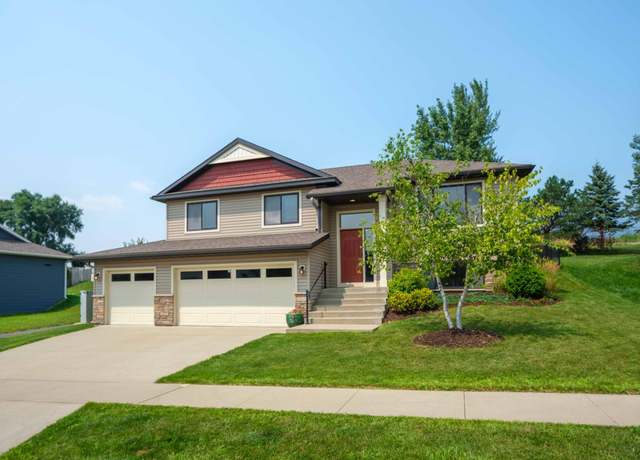 Property at 5311 Ridgeway Rd NW, Rochester, MN 55901, 4 beds, 3 baths