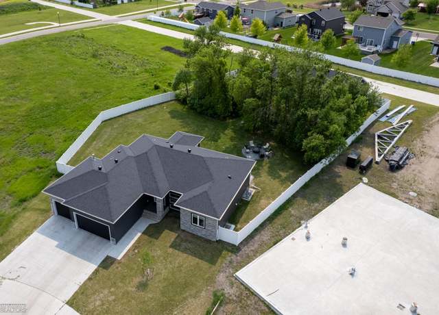 Property at 5881 31st St S, Fargo, ND 58104, 5 beds, 4 baths