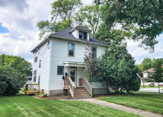 Property at 728 8th St N, Fargo, ND 58102, 4 beds, 3 baths