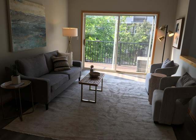 Property at 2397 Eagle Trace Ln, Woodbury, MN 55129, 2 beds, 2 baths