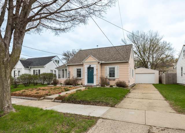 Property at 1110 5th Ave SE, Rochester, MN 55904, 2 beds, 1 bath