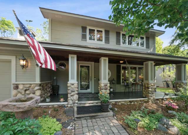 Property at 760 Bighorn Dr, Chanhassen, MN 55317, 5 beds, 4 baths