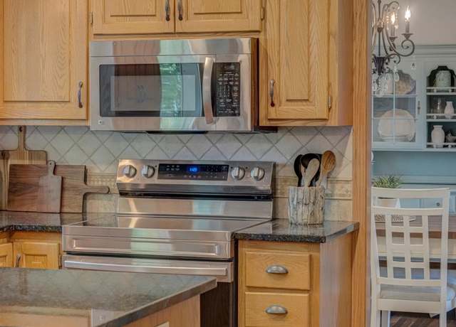 Property at 7129 Snow Owl Ln, Lino Lakes, MN 55014, 4 beds, 4 baths