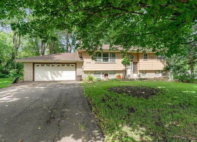 Property at 15756 Marystown Rd, Shakopee, MN 55379, 4 beds, 3 baths