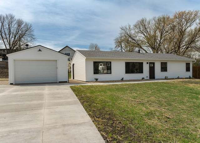 Property at 3006 Rose Dr SE, Rochester, MN 55904, 3 beds, 2 baths